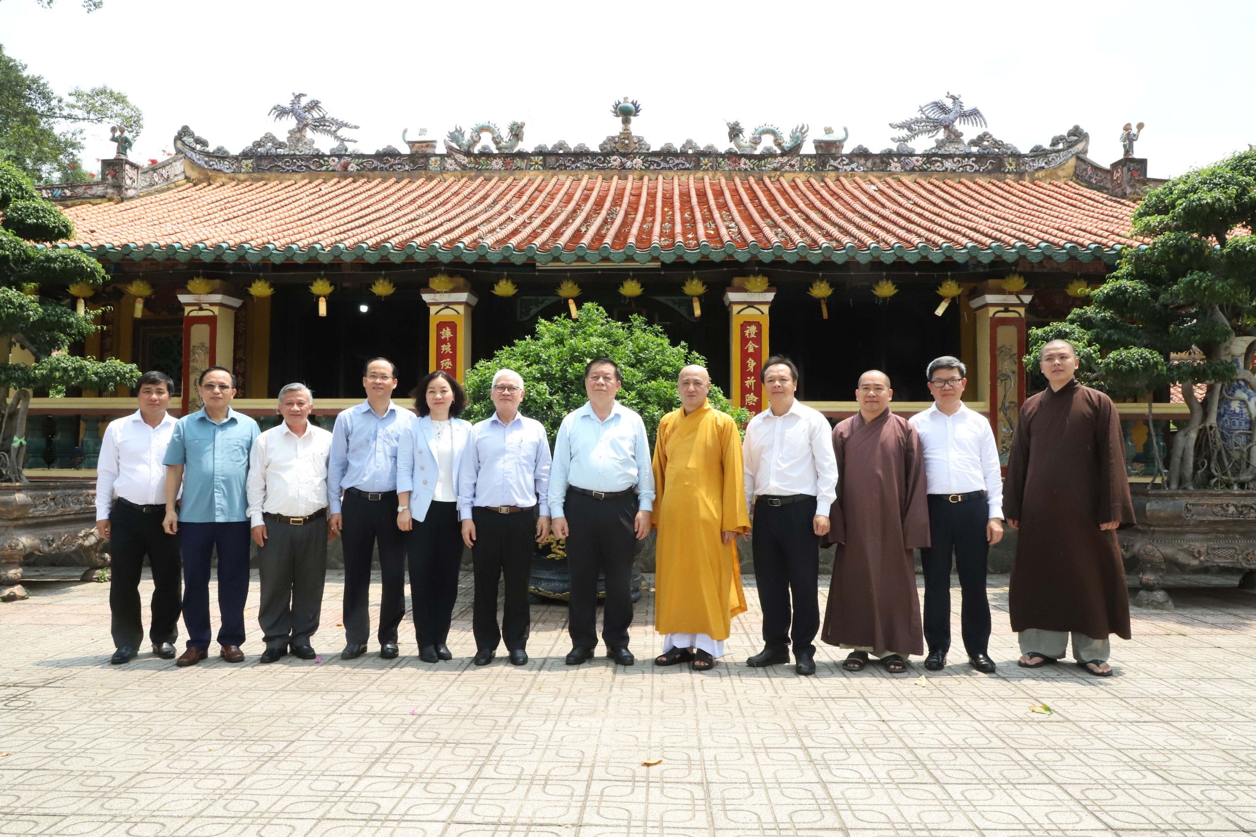 Bình Dương: Phái đoàn Ban Tuyên giáo Trung ương viếng thăm chùa Hội Khánh