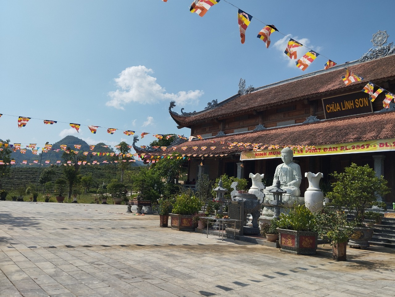 Lai Châu: Không khí Phật đản hân hoan trên mảnh đất biên cương Tổ quốc