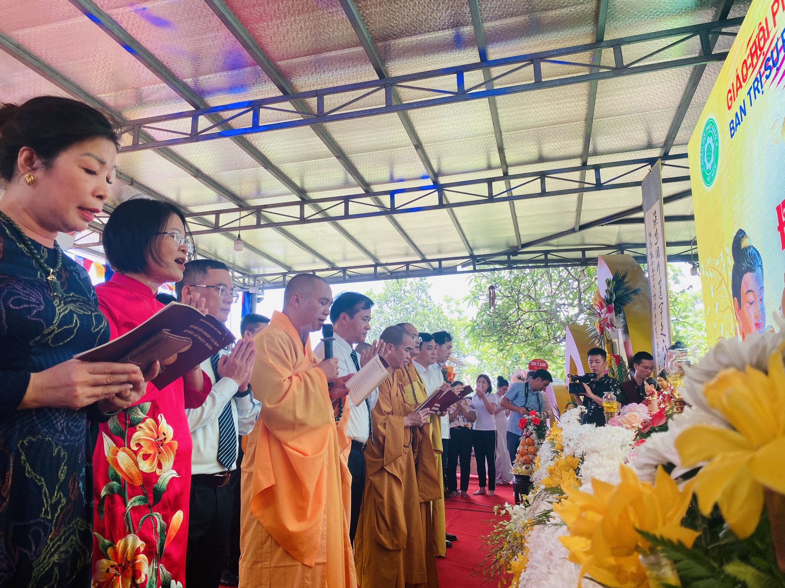 Hà Nội: Phật giáo huyện Ba Vì kính mừng Phật đản PL.2567