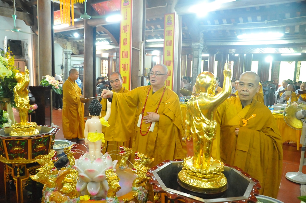 Hà Nội: BTS GHPGVN huyện Thanh Trì trang nghiêm cử hành Đại lễ Phật đản PL.2567 - DL.2023