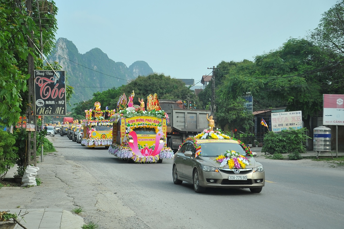 Hà Nội: Phật giáo huyện Chương Mỹ hân hoan diễu hành xe hoa cúng dường Phật đản PL.2567 – DL.2023