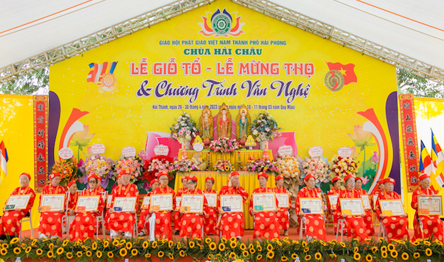 Hải Phòng: BTS GHPGVN quận Dương Kinh tổ chức lễ giỗ Quốc Tổ và Mừng thọ cho các Phật tử cao niên