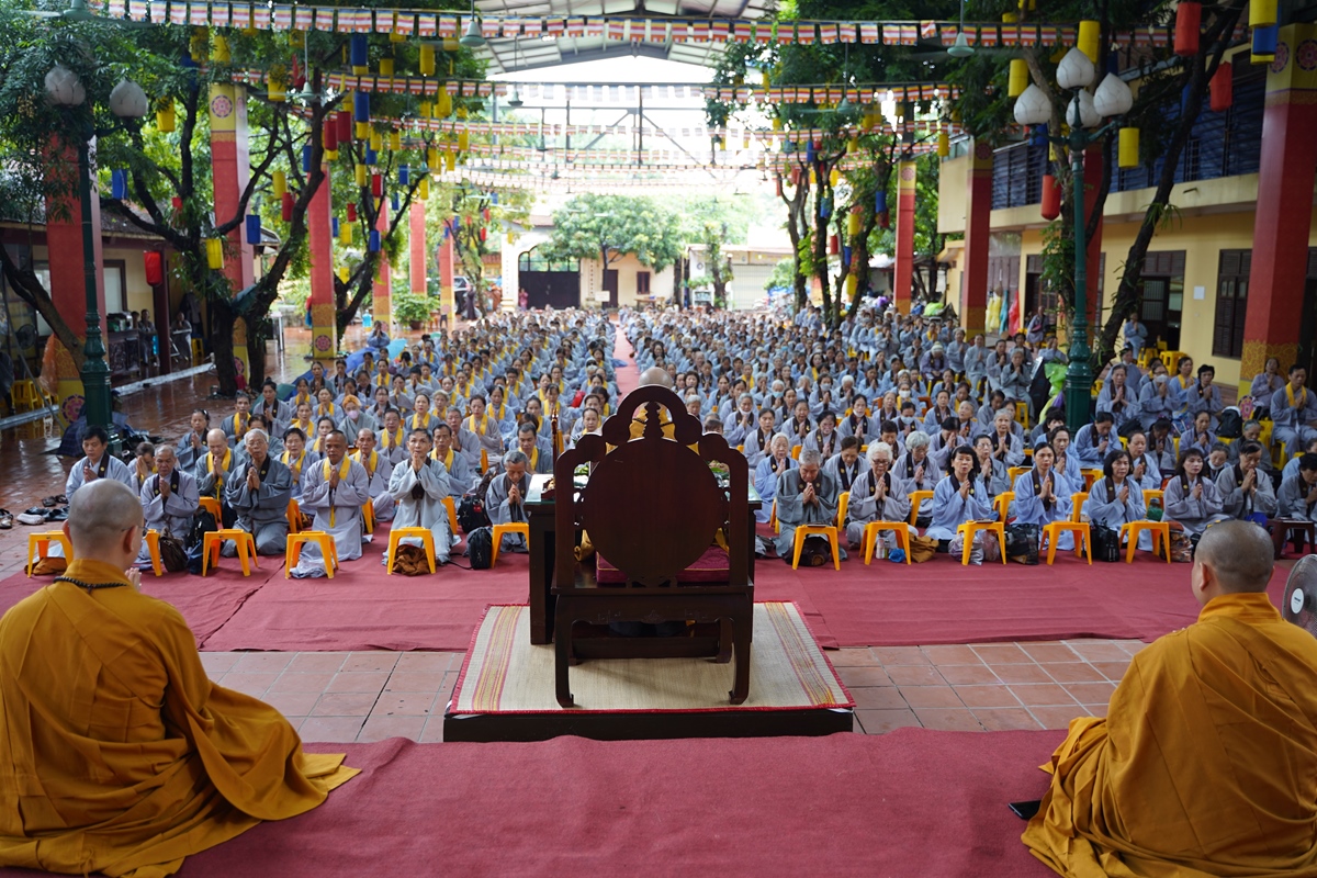 Hà Nội: Ngày tu an lạc tháng 5 năm Quý Mão tại chùa Bằng