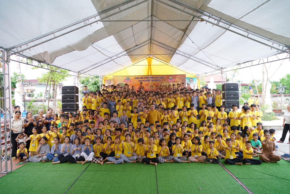 Nam Định: Bế mạc khóa tu mùa hè tại chùa Hải Nam