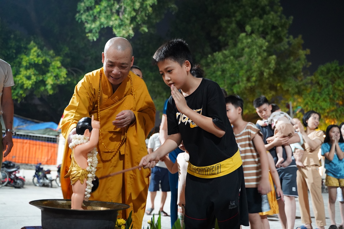 Hà Nội: Nhân dân Phật tử khu dân cư Bằng B kính mừng Phật đản PL.2567