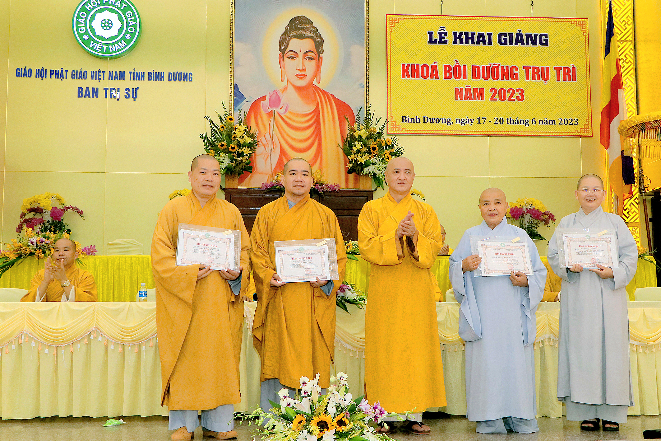 Bình Dương: Báo cáo chuyên đề chuyển đổi số trong Phật giáo và Bế giảng khoá Bồi dưỡng Trụ trì năm 2023