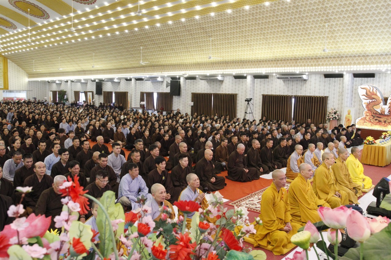 Hải Phòng: Hơn 3.000 người về chùa An Hồng tham dự khóa tu kính mừng Phật đản