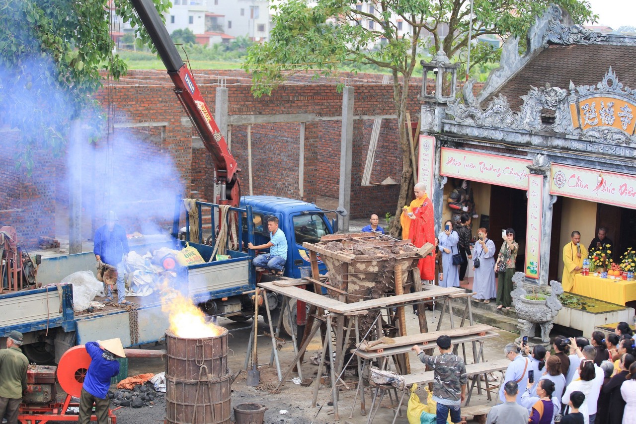 Thái Bình: Lễ rót đồng tôn tạo tượng Phật và kính mừng Phật đản tại chùa Phúc Diên
