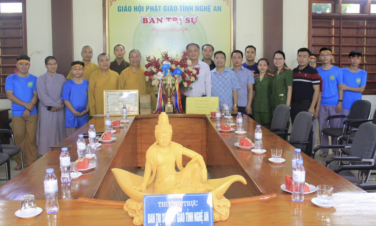 Nghệ An: Các cơ quan ban ngành đến chúc mừng Ban Hướng dẫn Phật tử GHPGVN tỉnh