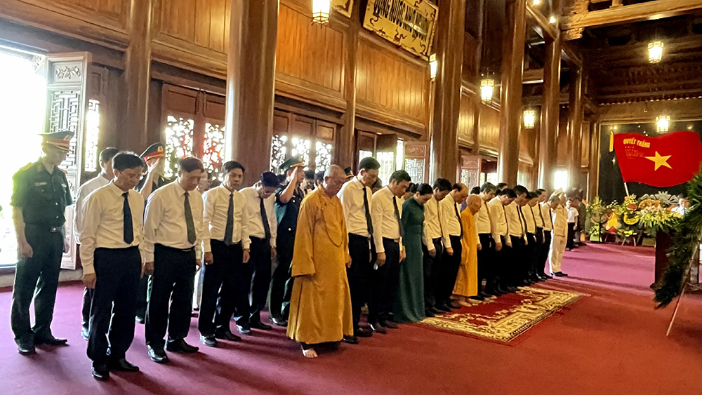 Thái Bình: Lễ hoa đăng cầu siêu tưởng niệm các Anh hùng liệt sĩ