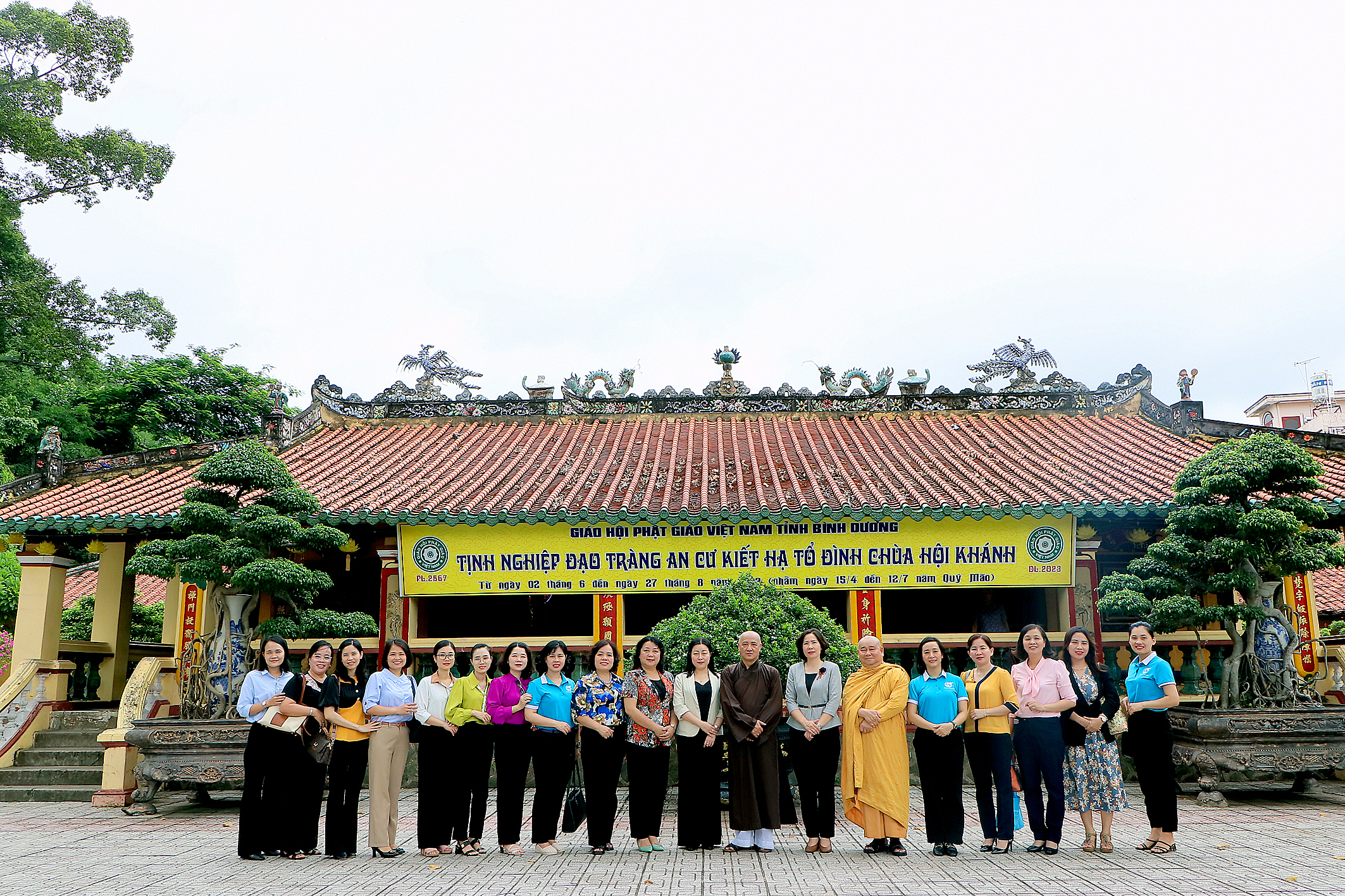 Bình Dương: Đoàn công tác Hội LHPN TP.Hà Nội viếng thăm chùa Hội Khánh