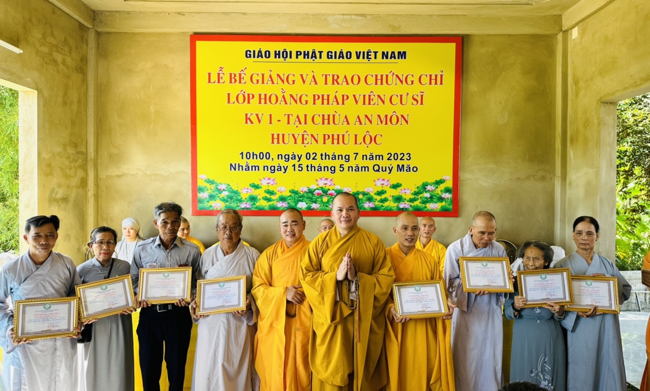 TT-Huế: Lễ bế giảng khóa Bồi dưỡng nghiệp vụ Hoằng pháp viên cư sĩ
