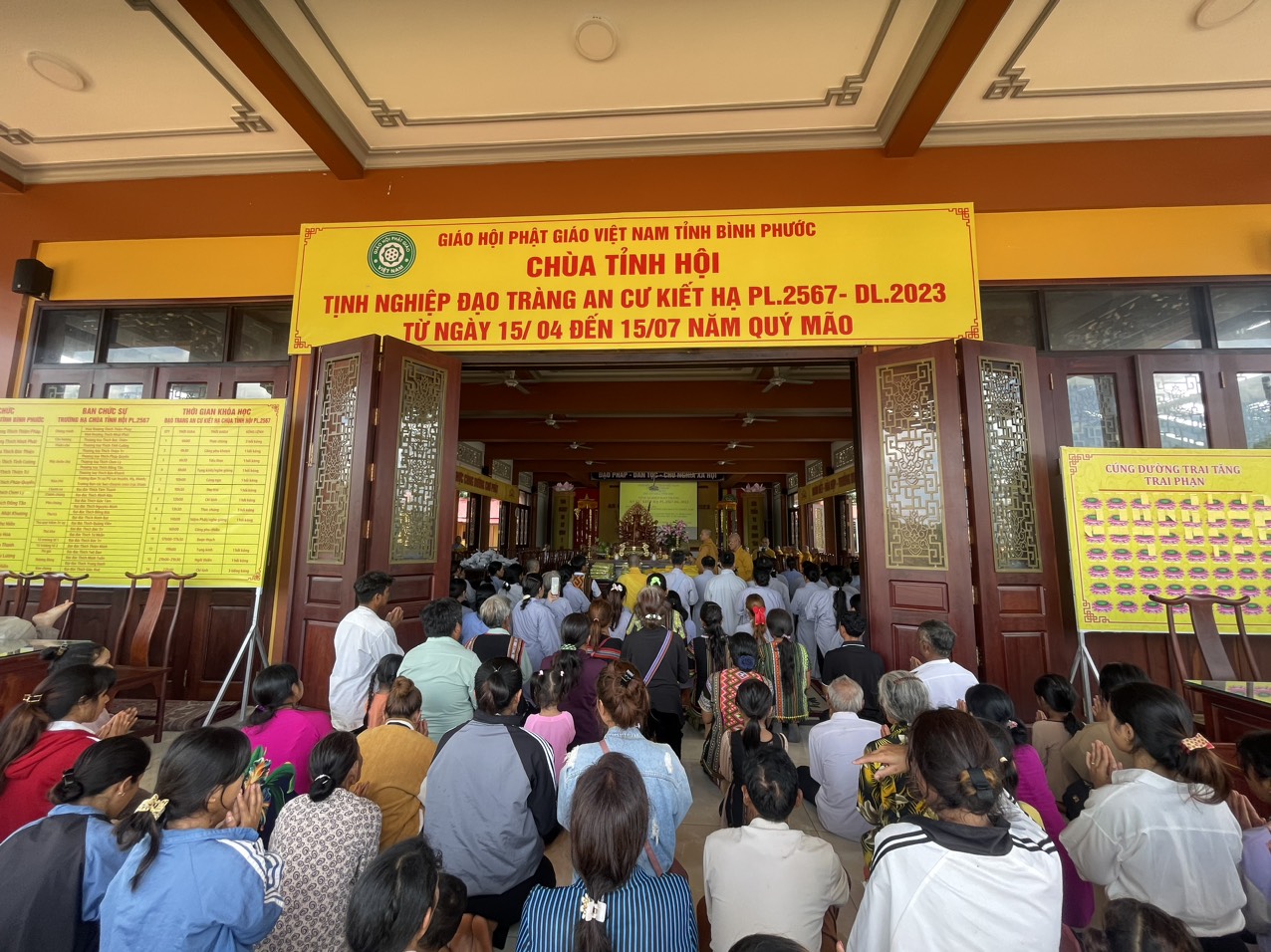 Bình Phước: Ban Kinh tế Tài chánh GHPGVN tỉnh đến thăm và cúng dường hạ trường chùa Tỉnh Hội