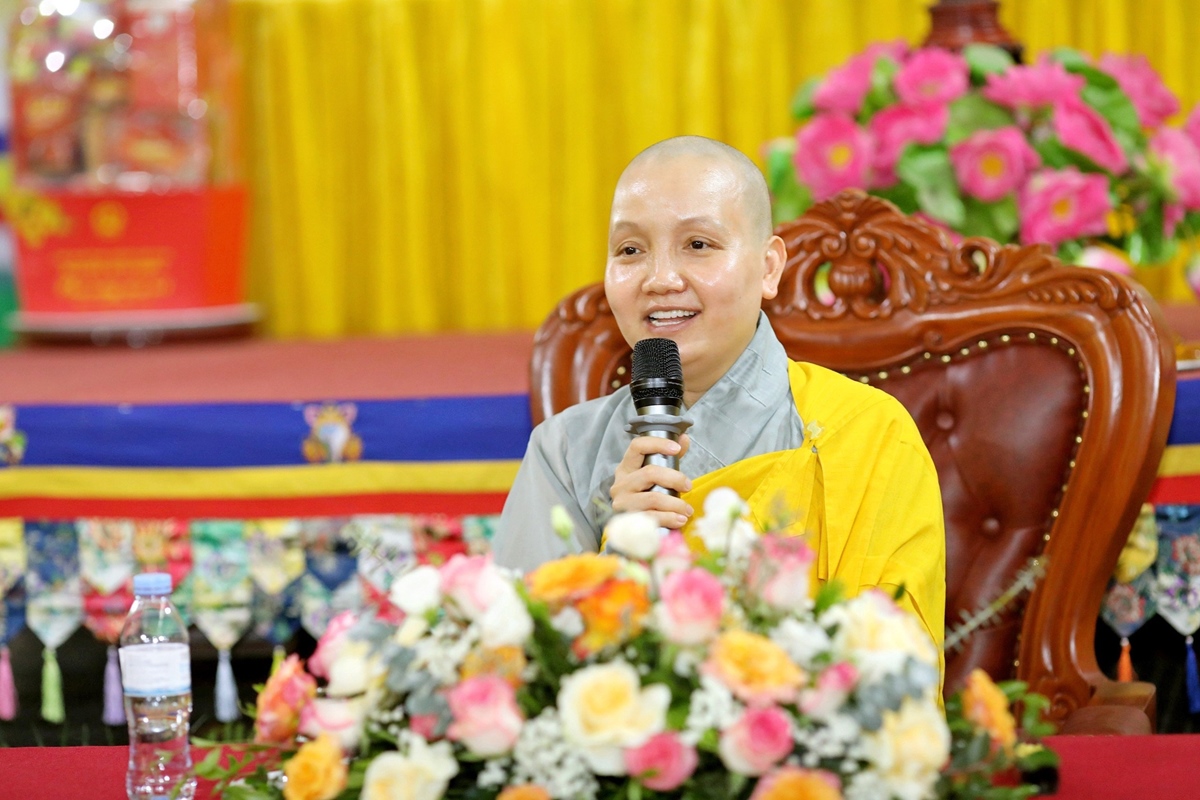 Hà Nội: Ni sư Thích nữ Chúc Hiếu chia sẻ pháp thoại “Nét đẹp của lòng hiếu thuận”