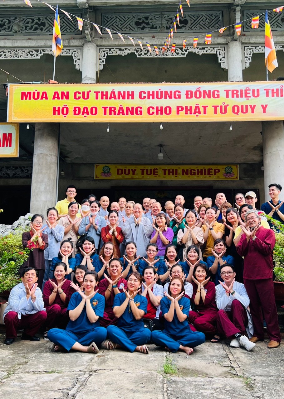 Đồng Nai: Phân ban TTXH quản lý các cơ sở bảo trợ từ thiện Phật giáo (Ban TTXH Trung ương) cúng dường Trường hạ Ni và khám chữa bệnh