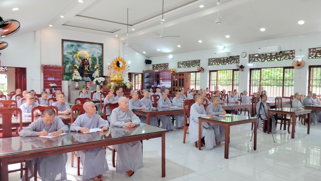 Đồng Nai: Ni sư Thích Nữ Huệ Hiếu thăm và sinh hoạt Phật pháp tại hạ trường chùa Diệu Âm