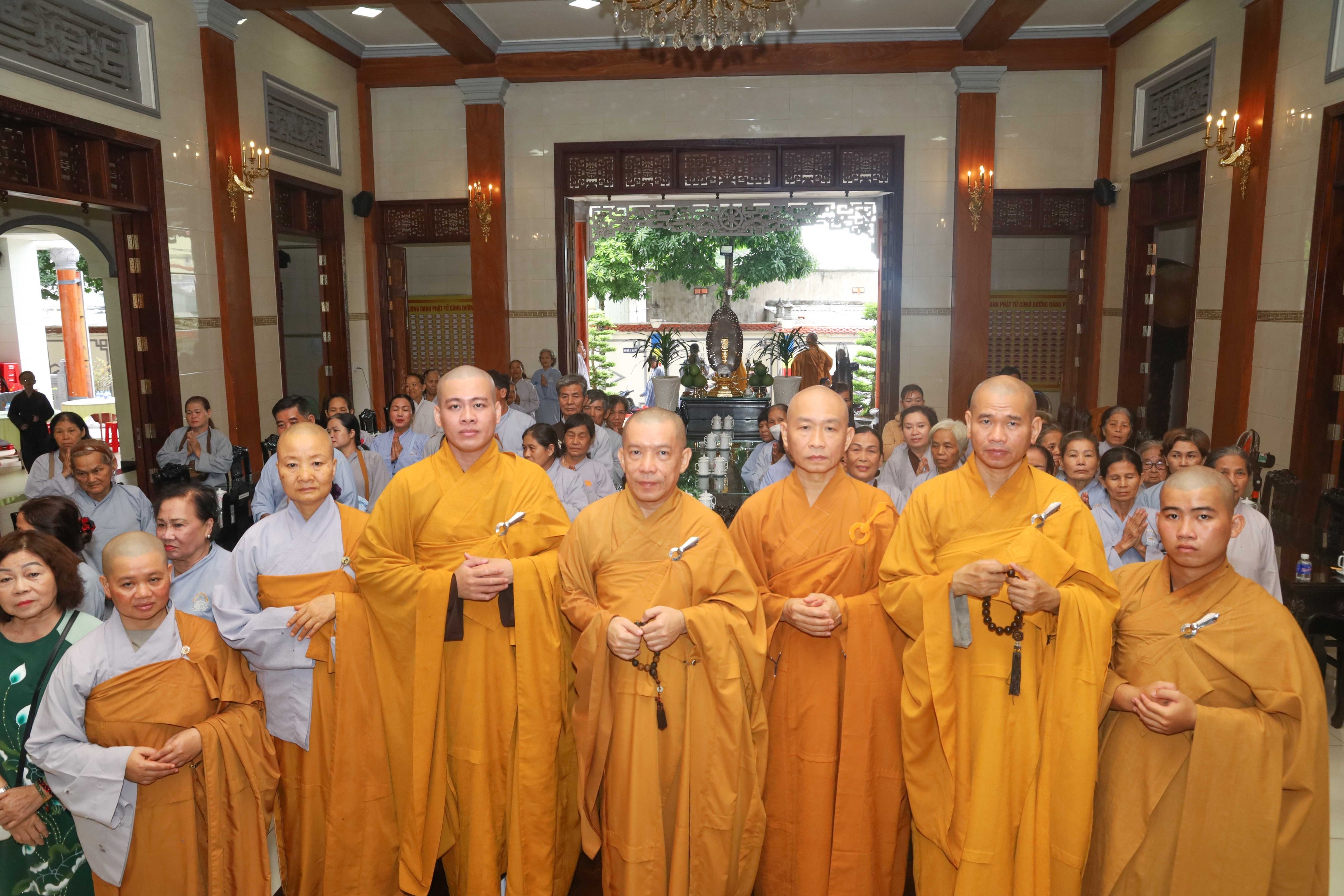 TP.HCM: Ban TT-XH Phật giáo huyện Bình Chánh tác pháp cúng dường các hạ trường An cư huyện nhà