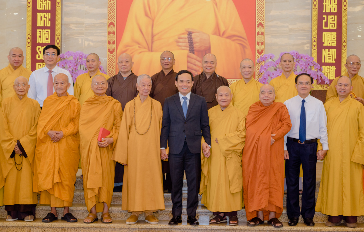 TP: HCM: Phó thủ tướng Trần Lưu Quang thăm chư Tôn giáo phẩm lãnh đạo Trung ương Giáo hội