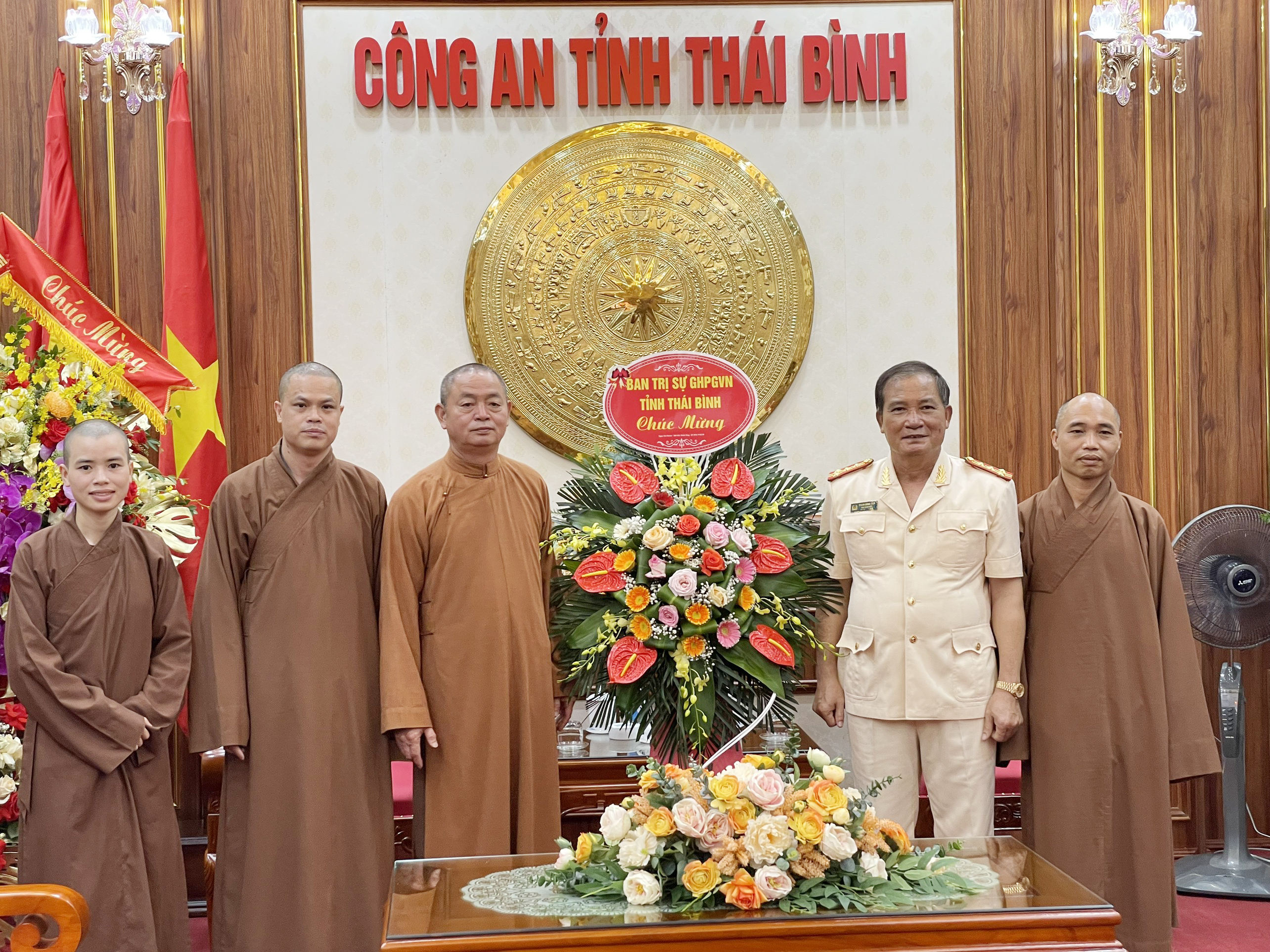 Thái Bình: Ban Trị sự Phật giáo tỉnh chúc mừng ngày truyền thống Công an nhân dân