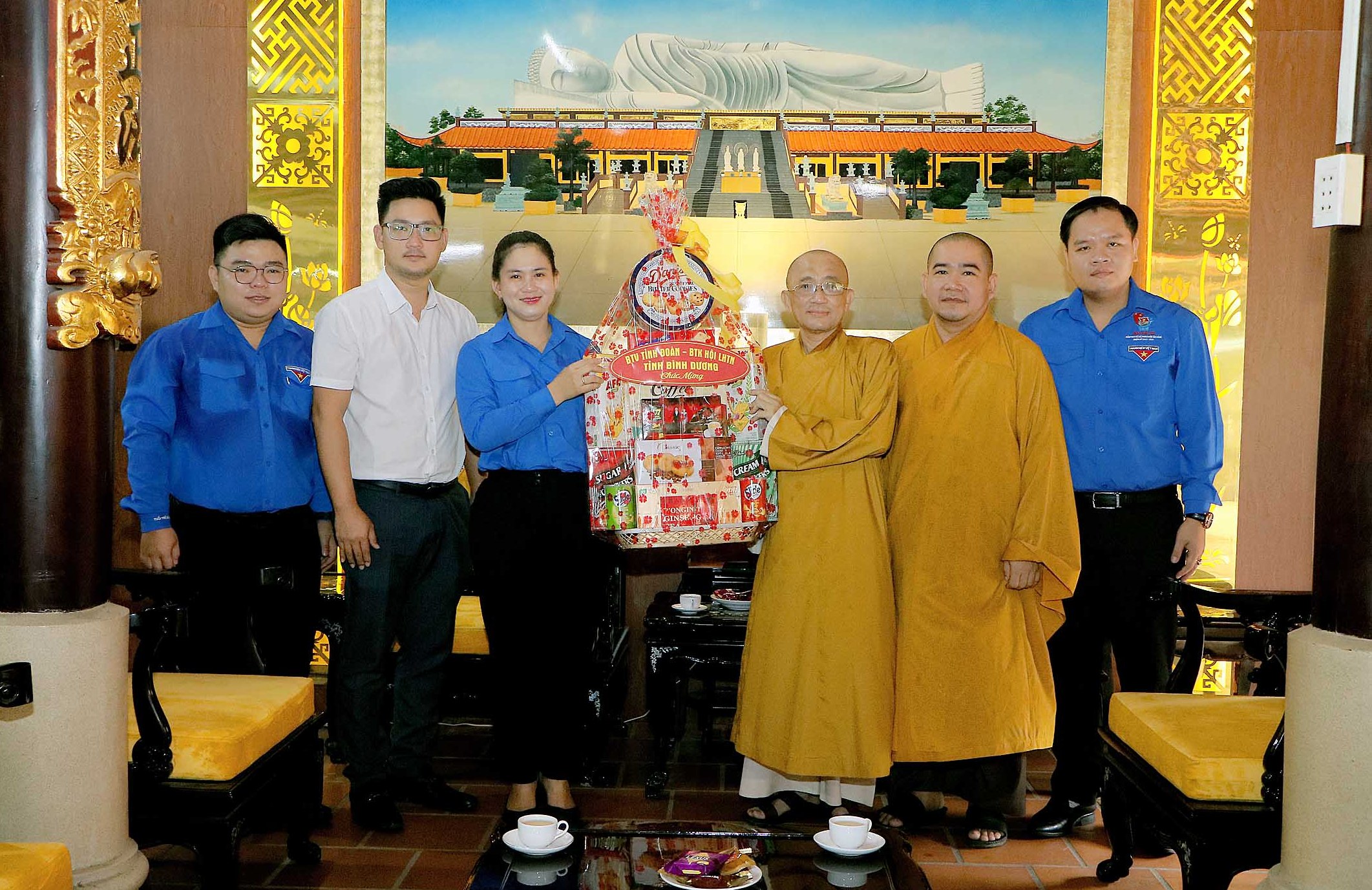 Bình Dương: Tỉnh đoàn, Hội Liên hiệp Thanh niên Việt Nam chúc mừng mùa Vu lan - Báo hiếu