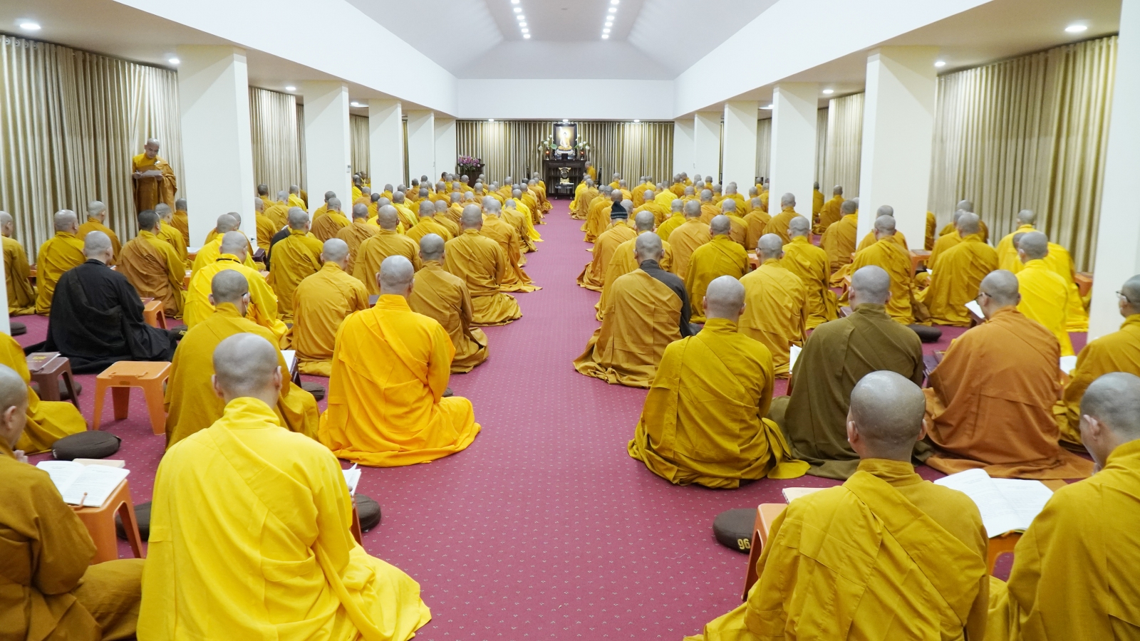Hà Nội: Chư Tăng Học viện PGVN tại Hà Nội làm lễ Bố - tát, tụng giới kỳ thứ năm trong mùa an cư