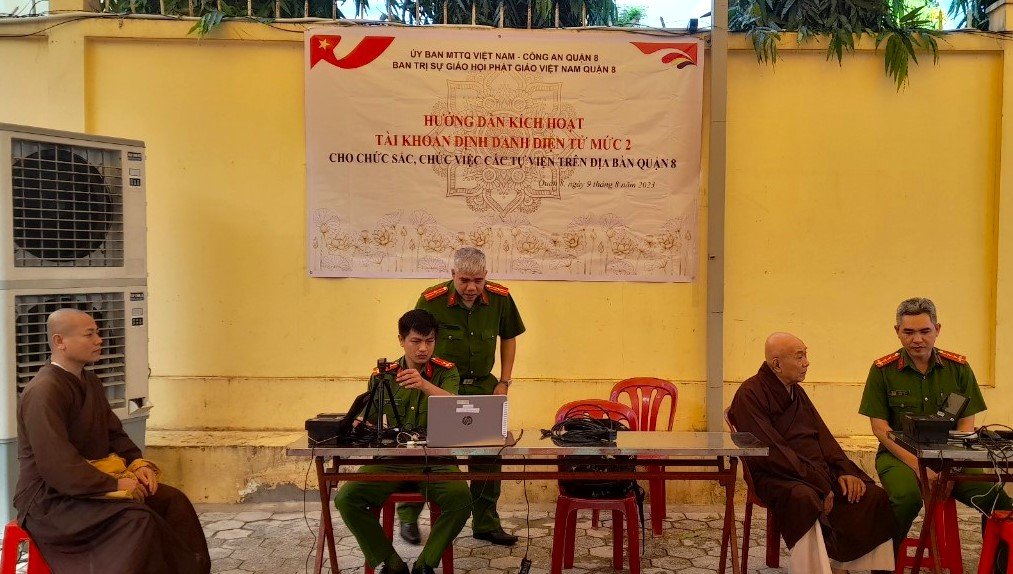 TP. HCM: Hỗ trợ đăng ký định danh điện tử mức độ 2 cho Tăng, Ni trên địa bàn Q.8