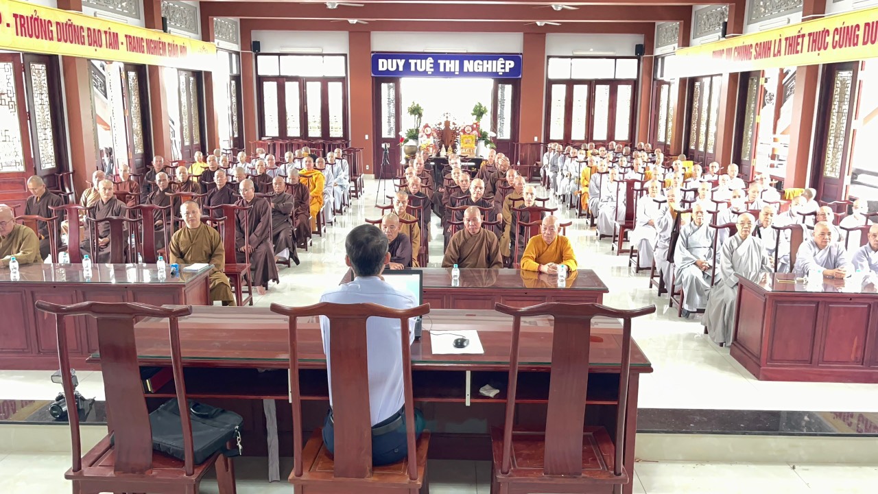 Bình Phước: Ban Tôn giáo tỉnh triển khai Luật tín ngưỡng tôn giáo đến chư Tôn đức Tăng, Ni Phật giáo tỉnh nhà