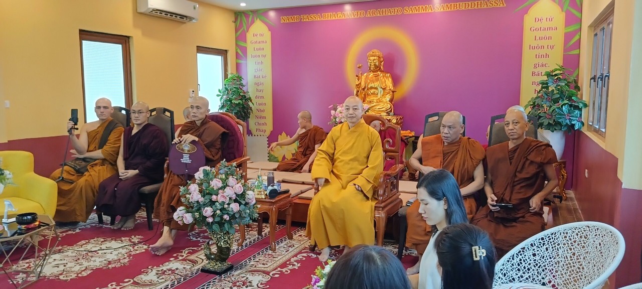 Hà Nội: MC Đại Nghĩa giao lưu, chia sẻ trải nghiệm tại khoá thiền Vipassana ứng dụng