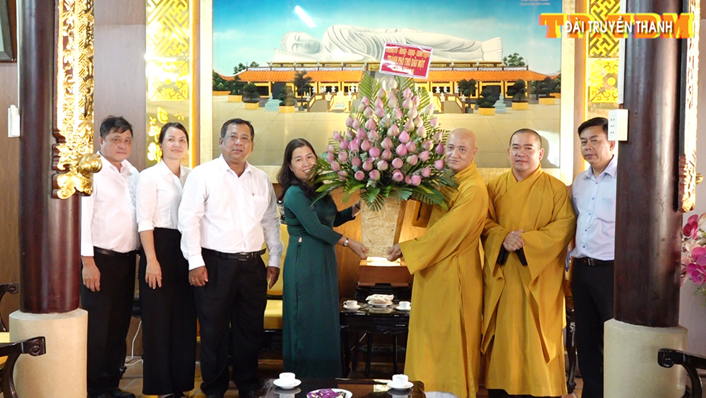 Bình Dương: Thành uỷ thành phố Thủ Dầu Một chúc mừng Phật giáo tỉnh nhân lễ Vu lan Báo hiếu