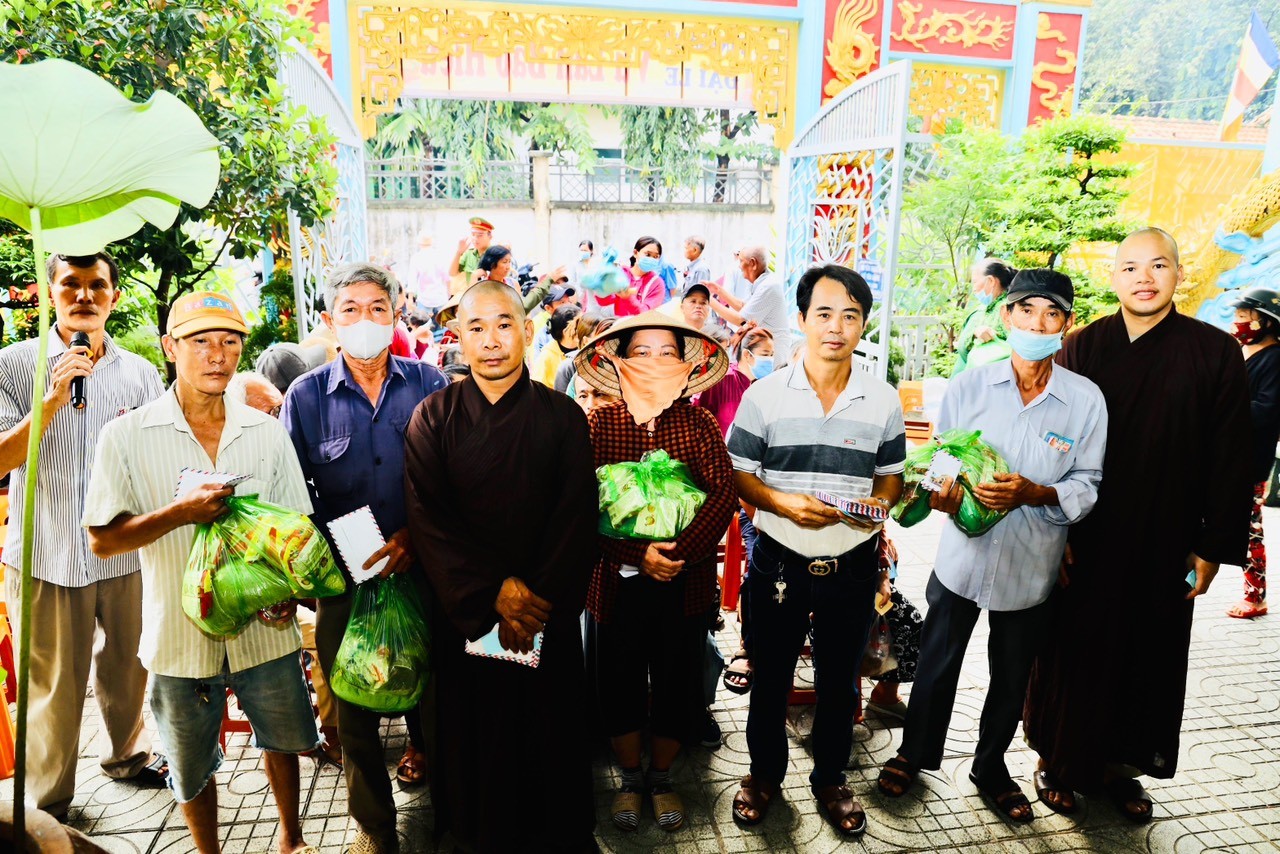 Đồng Nai: Tịnh xá Ngọc Đăng tặng 700 phần quà nhân mùa Vu lan - Báo hiếu Phật lịch 2567