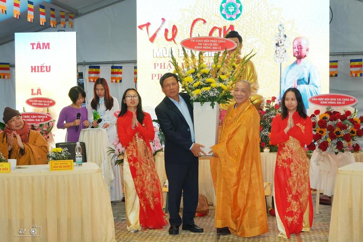 Đại lễ Vu Lan Báo Hiếu - Trai đàn chẩn tế tại chùa Vĩnh Nghiêm Praha