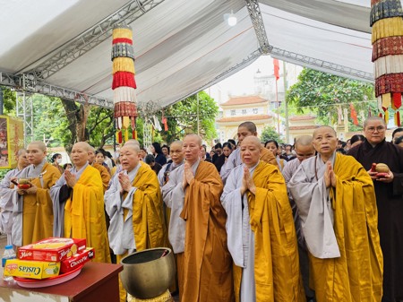 Hà Nội: Phân ban Ni giới Phật giáo thành phố cầu siêu cho các nạn nhân vụ hỏa hoạn tại chung cư mini phường Khương Đình, quận Thanh Xuân