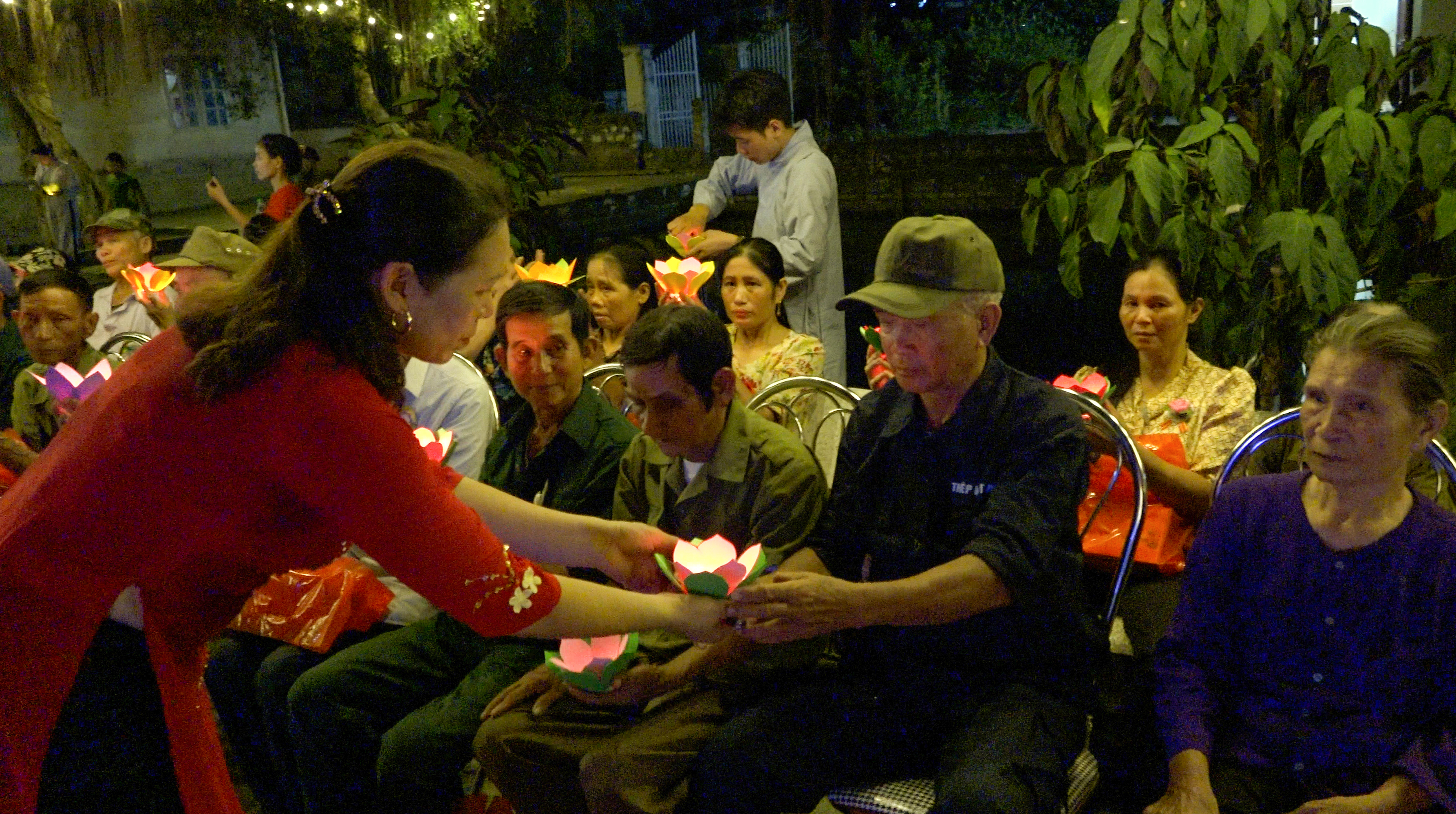 Thái Bình: Lễ Vu Lan - Đêm hoa đăng “Đạo Hiếu và Dân Tộc” tại chùa Khánh Nguyên